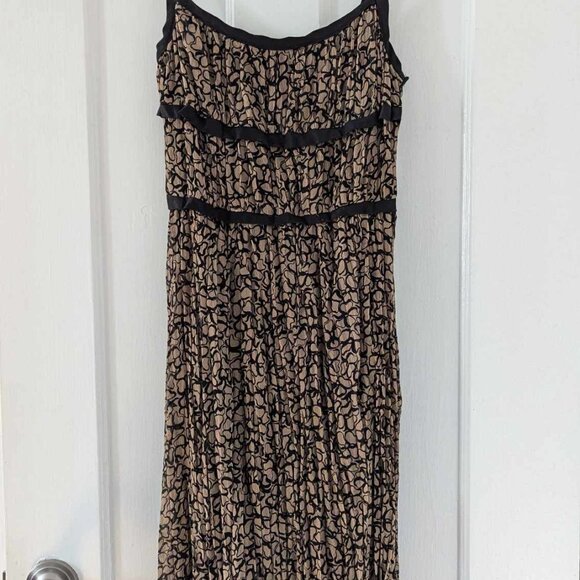 Anemos Gaia Dress - Floral Pleated Midi Dress - Picture 3 of 4